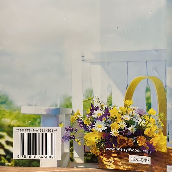 Hardcover novel “Home in Carolina” by Sherryl Woods published by MIRA - Picture 4 of 16